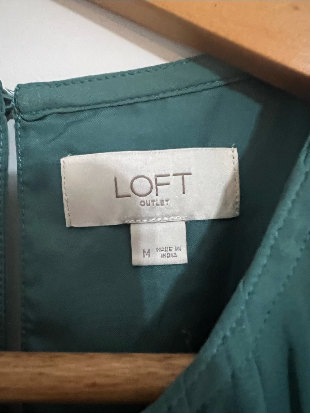 LOFT Green Sleeveless Dress - Picture 2 of 5